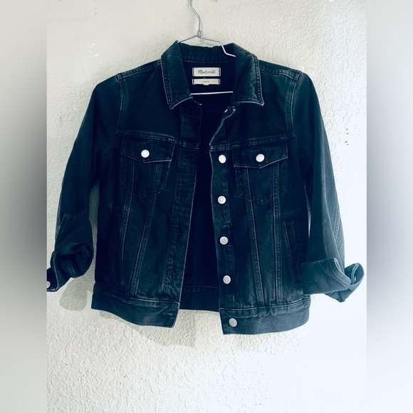 Madewell Women's Size Small Black Wash Classic Button Front Denim Jacket - Picture 1 of 11